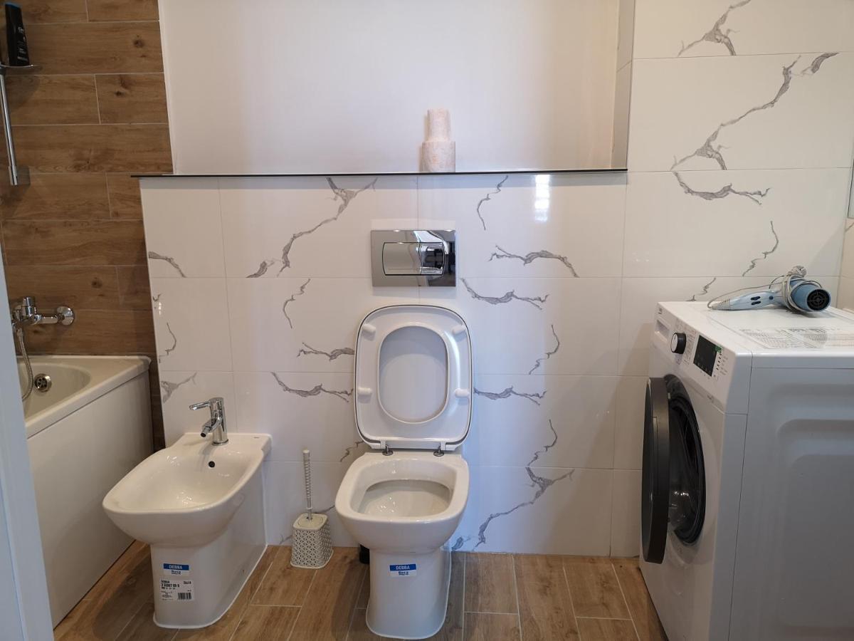 Ared-Atrium Mall Chrysflatty3 Premium Apartment 60Mp Arad Exterior foto