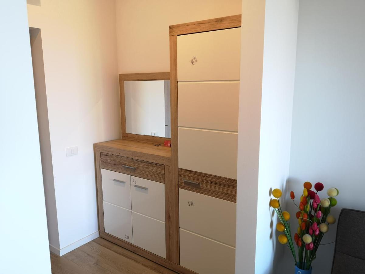 Ared-Atrium Mall Chrysflatty3 Premium Apartment 60Mp Arad Exterior foto